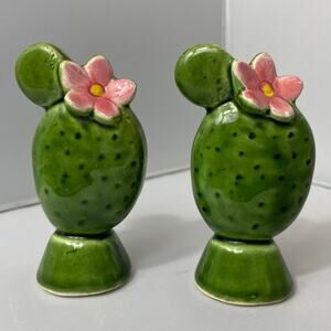 Ceramic Cactus Salt & Pepper Shaker Set‎